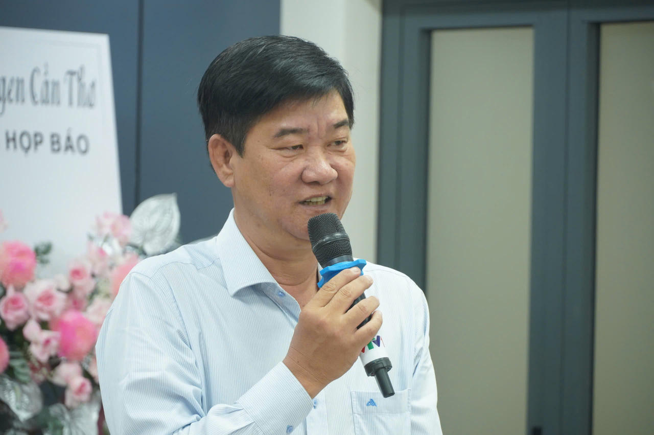 Ông Lâm Thanh Dũng - Phó Giám đốc Sở VHTT&DL TP Cần Thơ phát biểu tại buổi họp báo (Ảnh: Đình Thương)