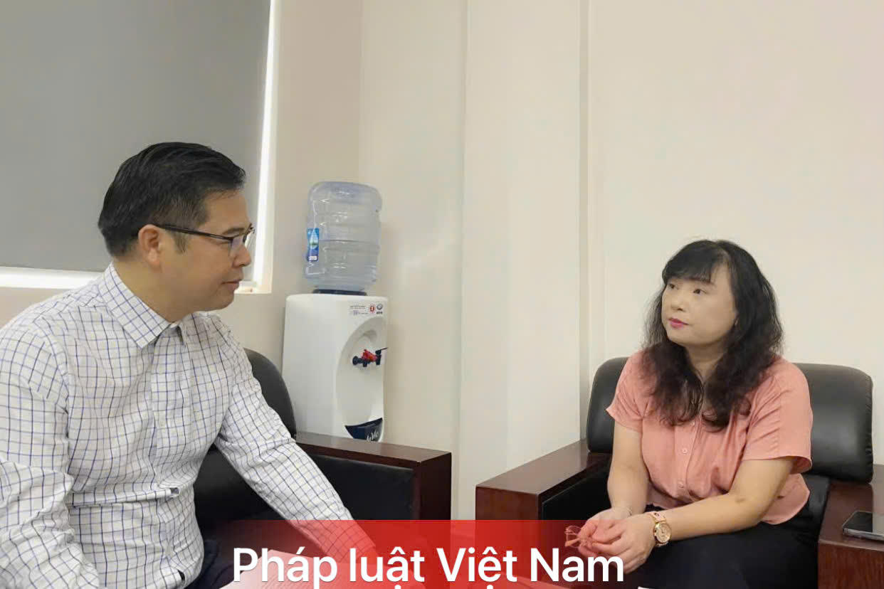 Nhà giáo Phạm Thúy Hằng, Phó Hiệu trưởng Trường THPT chuyên Nguyễn Huệ chia sẻ, về việc chuyển từ quản lý, nhắc nhở sang giúp học sinh hình thành khả năng tự học, tự quyết định và chịu trách nhiệm với lựa chọn của mình.