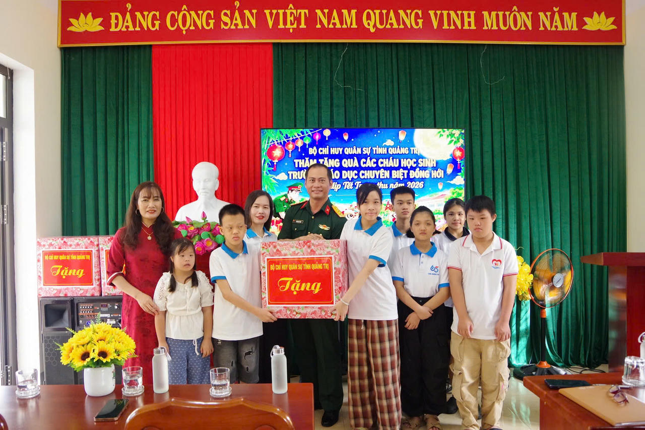 Ấm áp Trung thu cùng những học sinh chuyên biệt ở Quảng Trị