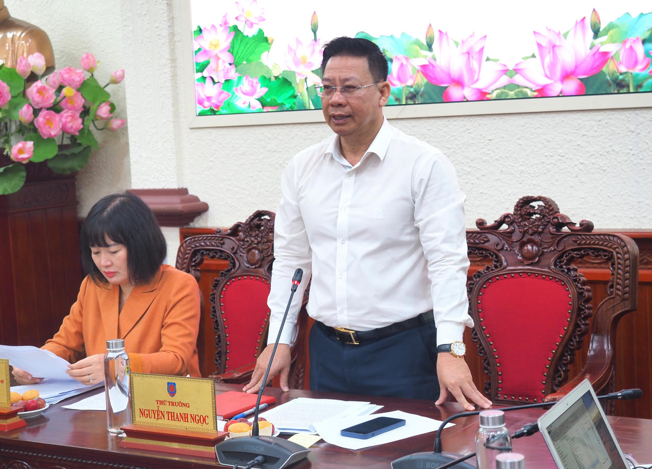 Thứ trưởng Nguyễn Thanh Ngọc phát biểu khai mạc Hội thảo.