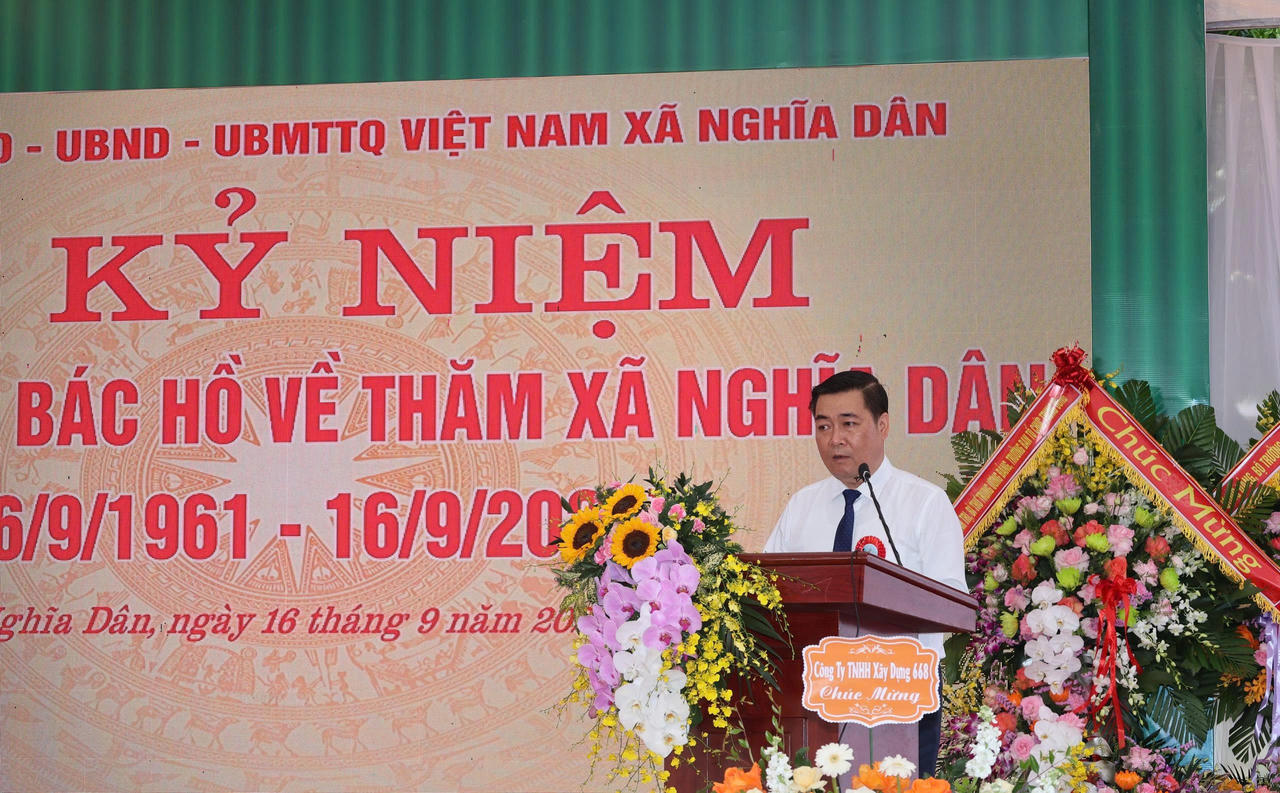 Ông Phạm Anh Tuấn – Phó Bí thư Đảng ủy, Chủ tịch Ủy ban nhân dân xã Nghĩa Dân phát động phong trào thi đua. (Ảnh: Vũ Hùng)