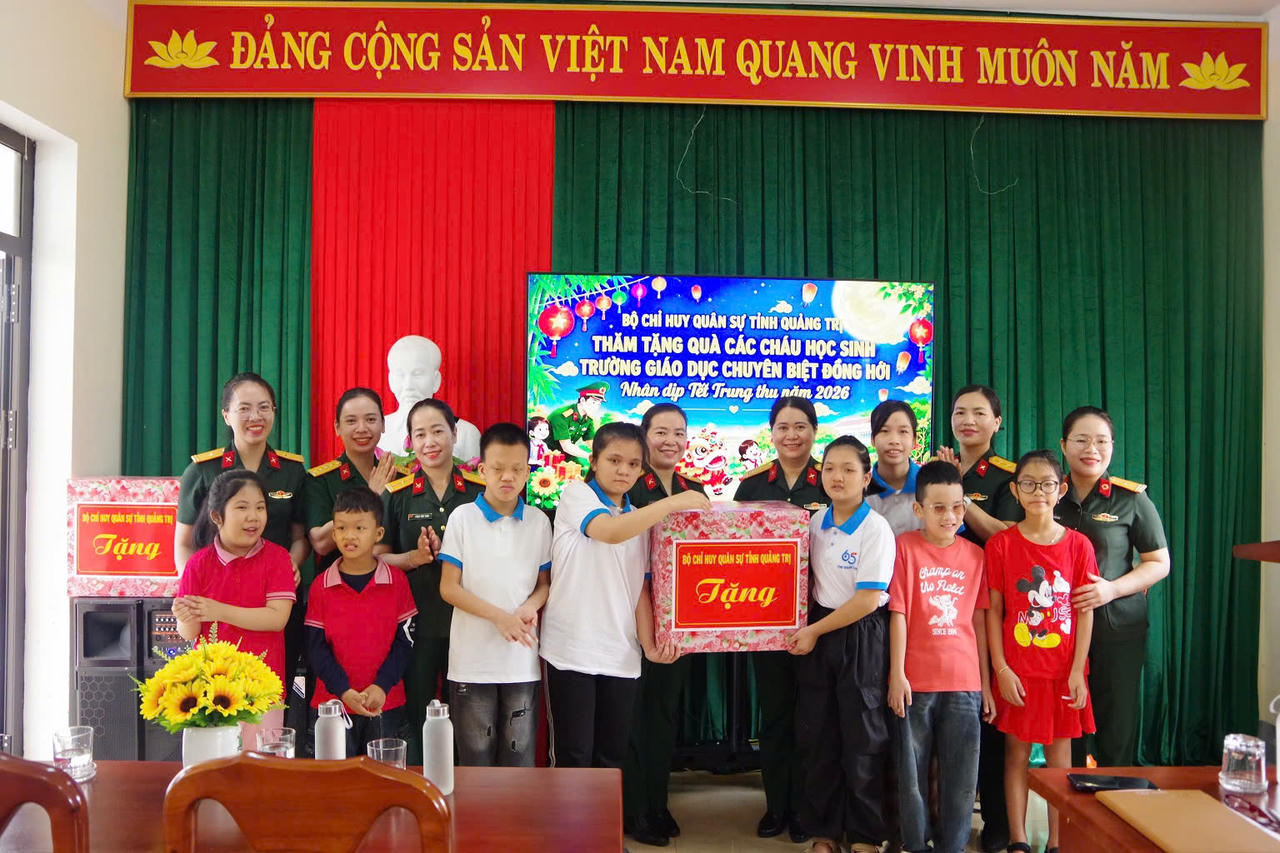 Ấm áp Trung thu cùng những học sinh chuyên biệt ở Quảng Trị