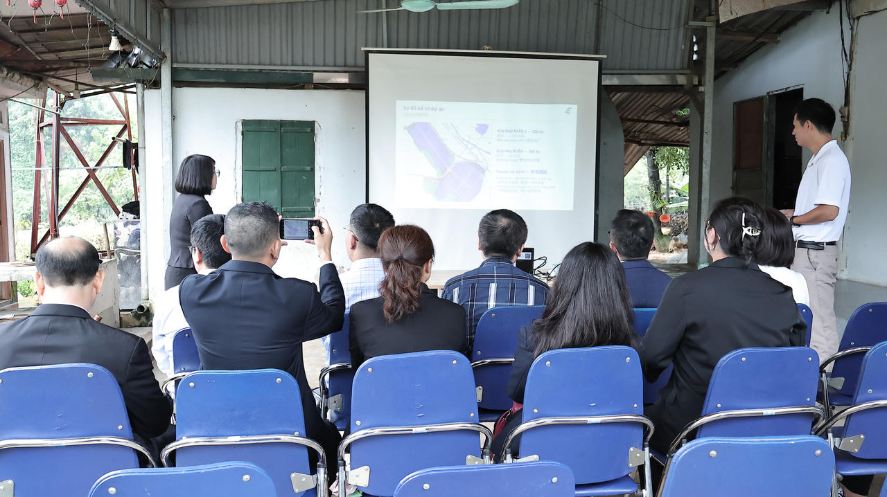 Đoàn đại biểu huyện Hà Khẩu tham quan, khảo sát Cụm công nghiệp Thống Nhất 1 tại xã Gia Phú, Khu công nghiệp Phú Xuân, Khu công nghiệp Phú Xuân 1 (Ảnh: Hữu Trường).