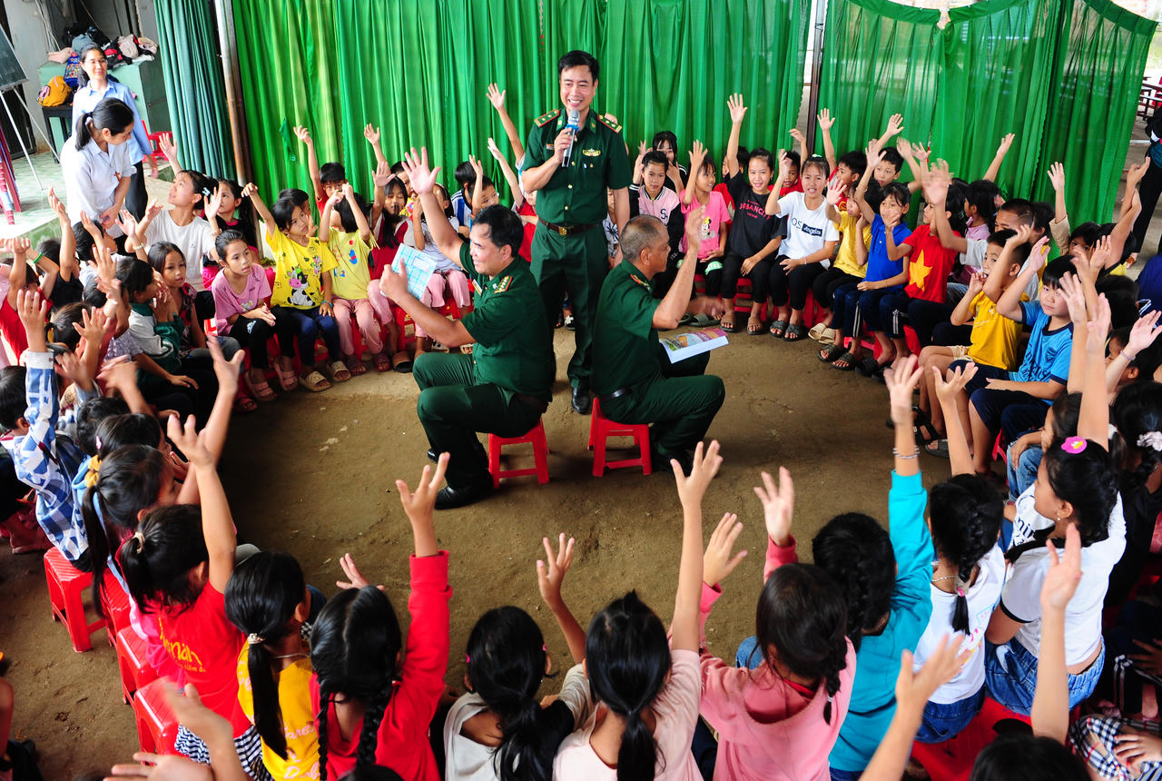 Hoà nhập và tuyên truyền, lan toả lòng yêu quý tự hào dân tộc.