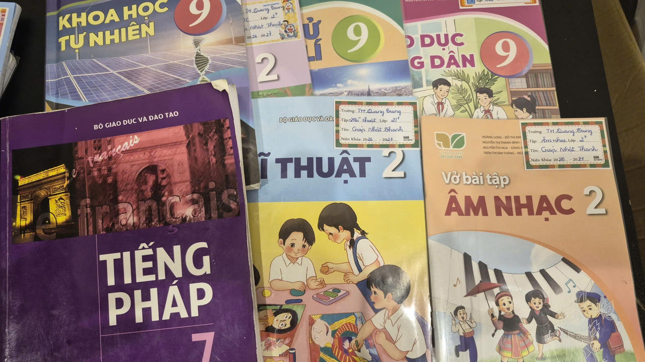 Trước 17h ngày 18/9, học sinh TP Huế phải được cung ứng đủ sách giáo khoa 