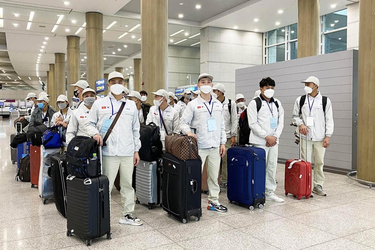 Từ 1/3/2027, doanh nghiệp chỉ được thu phí đào tạo lao động đi nước ngoài sau khi người lao động được tuyển chọn