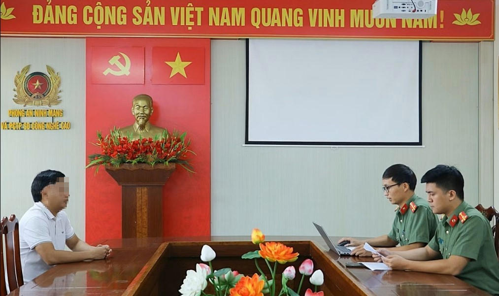 Cắt ghép, đăng tin sai sự thật về mưa lũ ở Hà Tĩnh, chủ Facebook bị phạt 15 triệu đồng