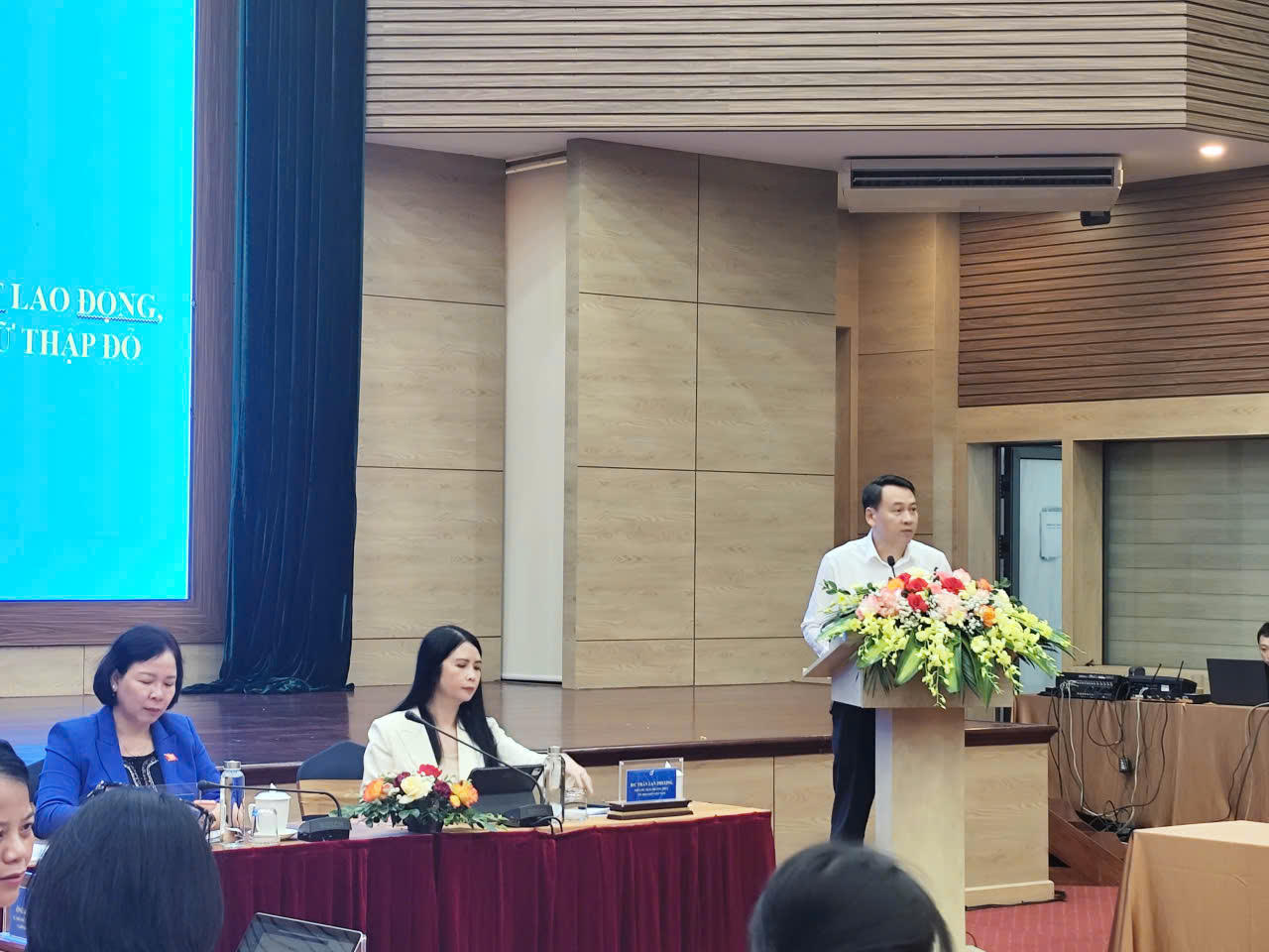 Ông Doãn Đức Hảo, Vụ trưởng Vụ Công tác thanh niên và bình đẳng giới, Bộ Nội vụ phát biểu tại Hội nghị.
