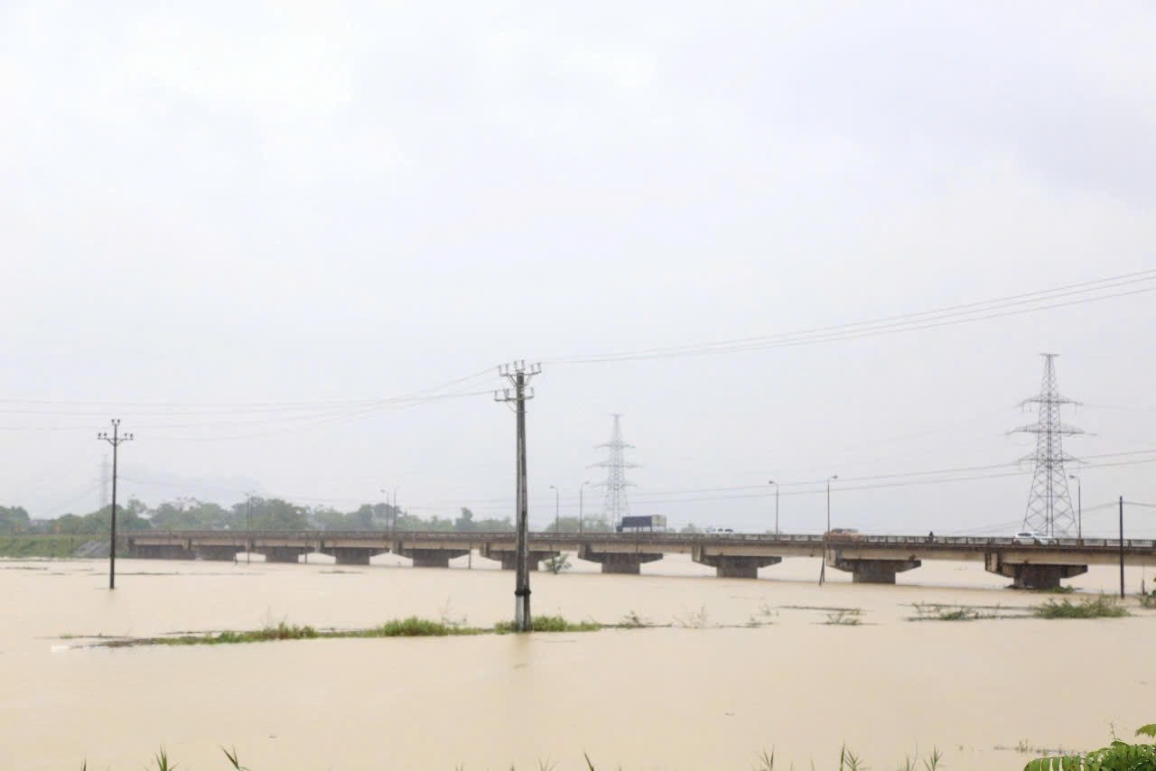 Lũ sông Bôi lên nhanh, Phú Thọ, Ninh Bình và Thanh Hóa chủ động ứng phó