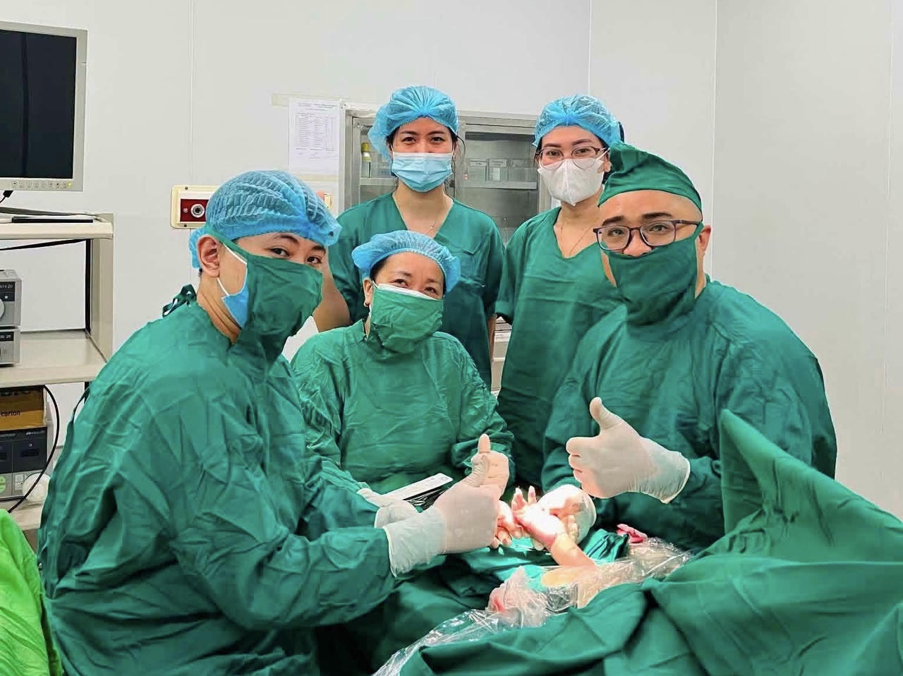 Kịp thời phẫu thuật, giữ lại bàn tay cho bé trai 34 tháng tuổi Kịp thời phẫu thuật, giữ lại bàn tay cho bé trai 34 tháng tuổi