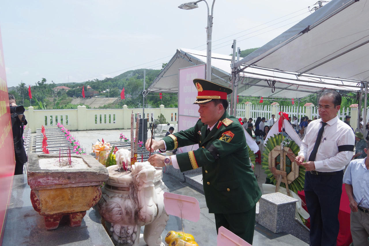 Đà Nẵng: Truy điệu, an táng liệt sĩ tập thể tại xã Hiệp Đức 