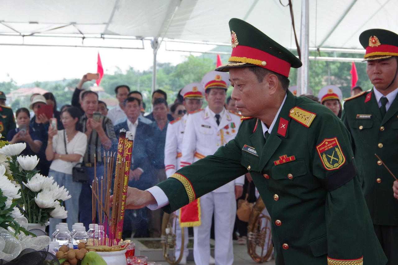 Đà Nẵng: Truy điệu, an táng liệt sĩ tập thể tại xã Hiệp Đức 