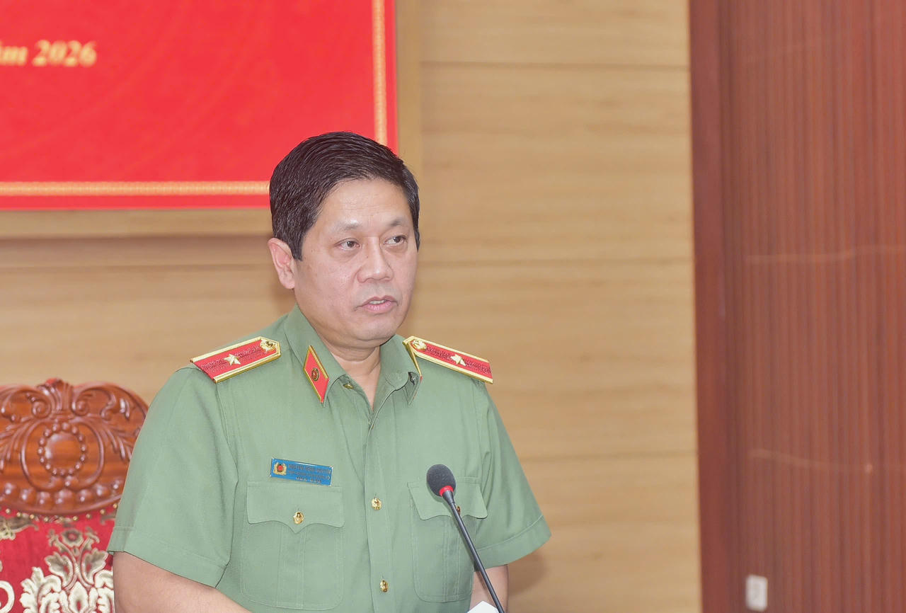 Thiếu tướng Nguyễn Hồng Nguyên, Phó Chánh Văn phòng Bộ Công an phát biểu tại buổi làm việc (Ảnh: Thanh Tuấn)