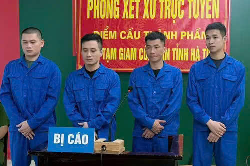Tổ chức sử dụng ma túy trong phòng trọ, 4 bị cáo lĩnh hơn 30 năm tù Tổ chức sử dụng ma túy trong phòng trọ, 4 bị cáo lĩnh hơn 30 năm tù