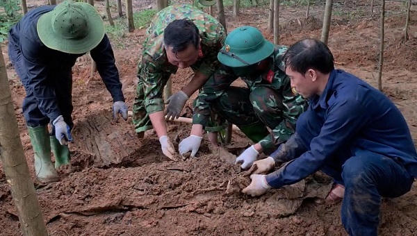 Mở rộng phạm vi tìm kiếm, phát hiện thêm hài cốt liệt sĩ ở Bãi Dinh