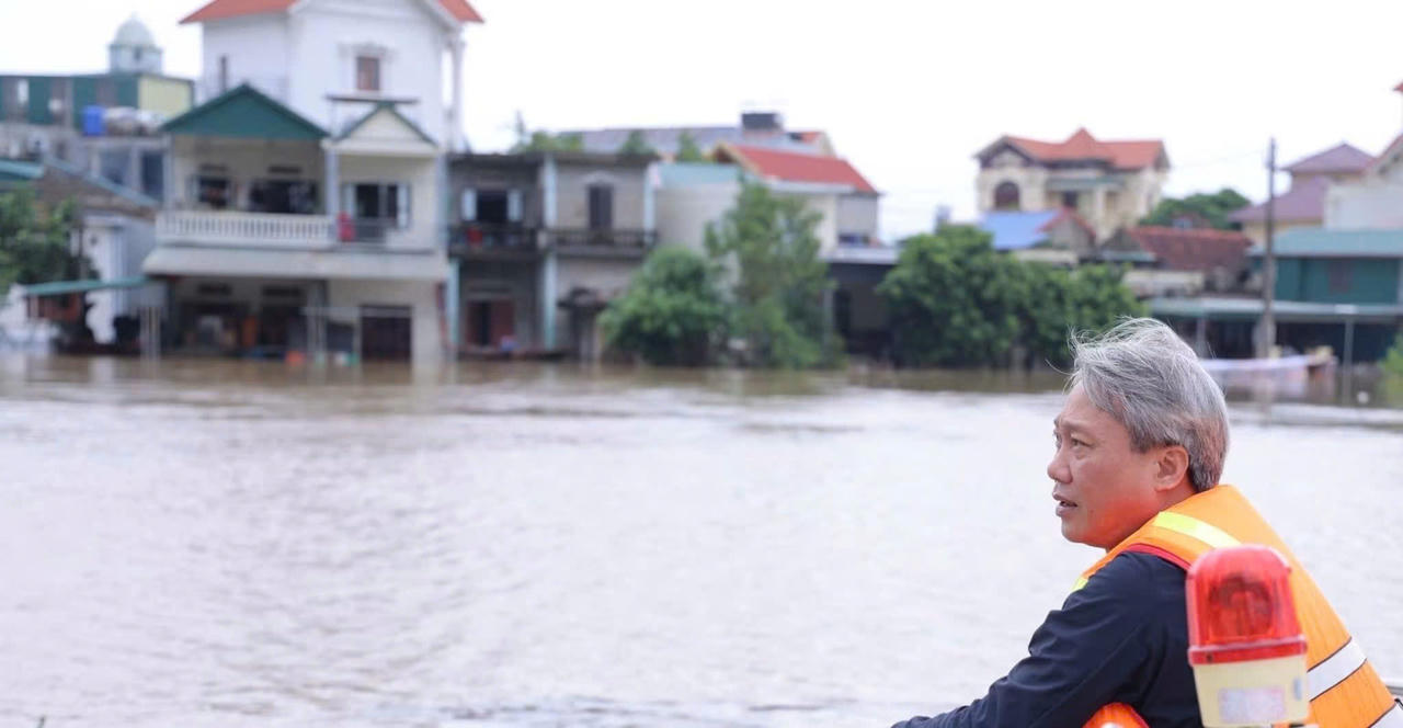 Nước lũ dâng cao tại Ninh Bình, nhiều khu vực bị ngập khi lũ đạt đỉnh.