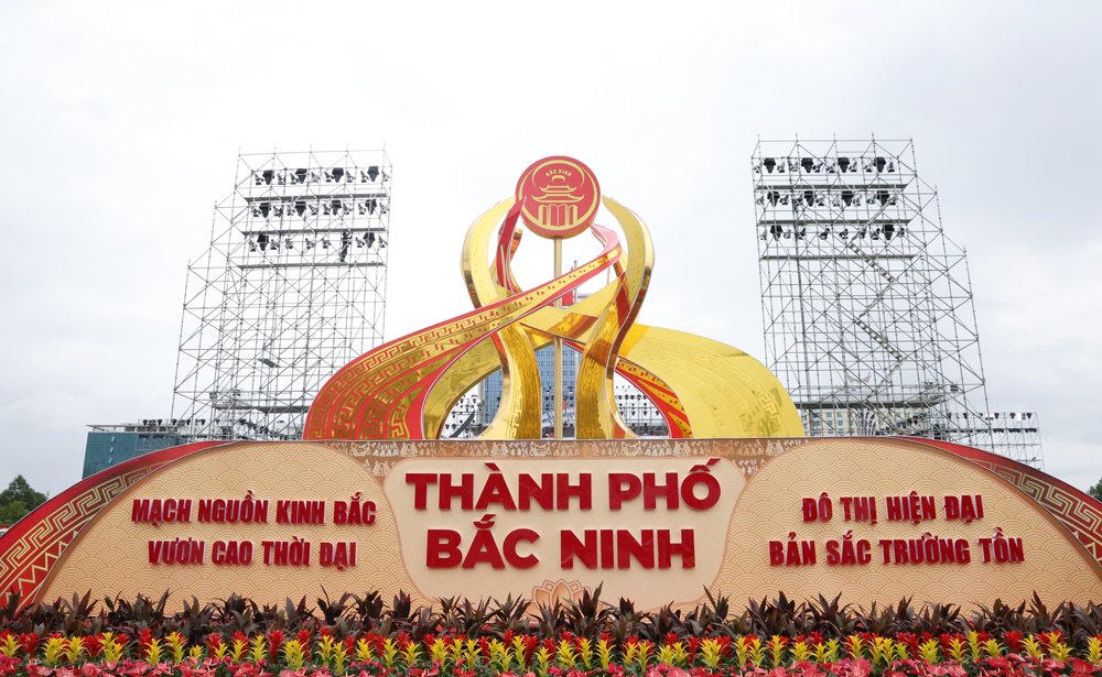Rực rỡ cờ hoa chào mừng thành lập thành phố Bắc Ninh