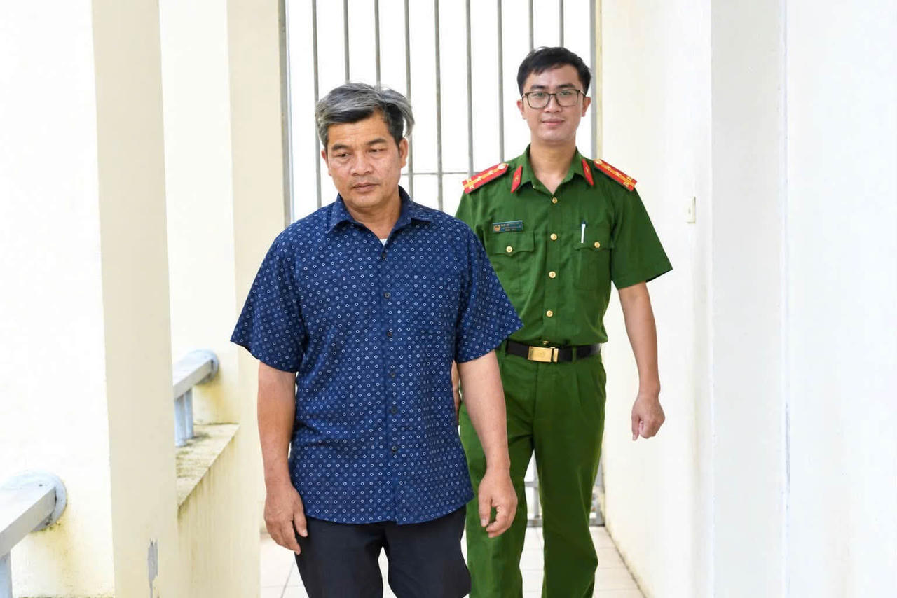 Bắt khẩn cấp đối tượng gây rối, livestream đưa thông tin sai sự thật