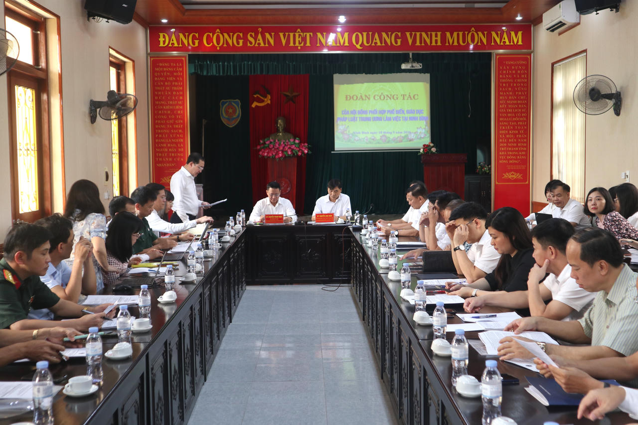 Thứ trưởng Bộ Tư pháp Nguyễn Thanh Ngọc làm việc tại Ninh Bình về công tác phổ biến, giáo dục pháp luật