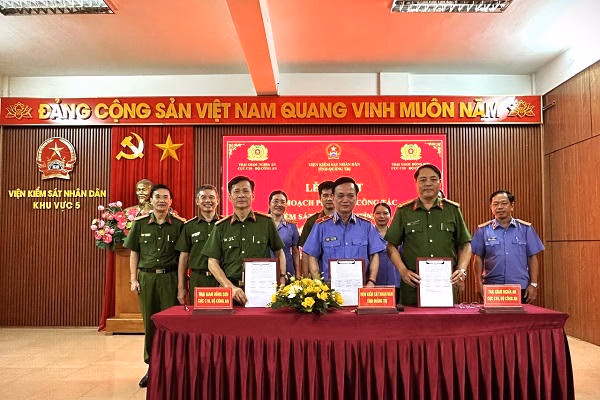 VKSND tỉnh Quảng Trị ký kết kế hoạch phối hợp với hai trại giam Đồng Sơn, Nghĩa An