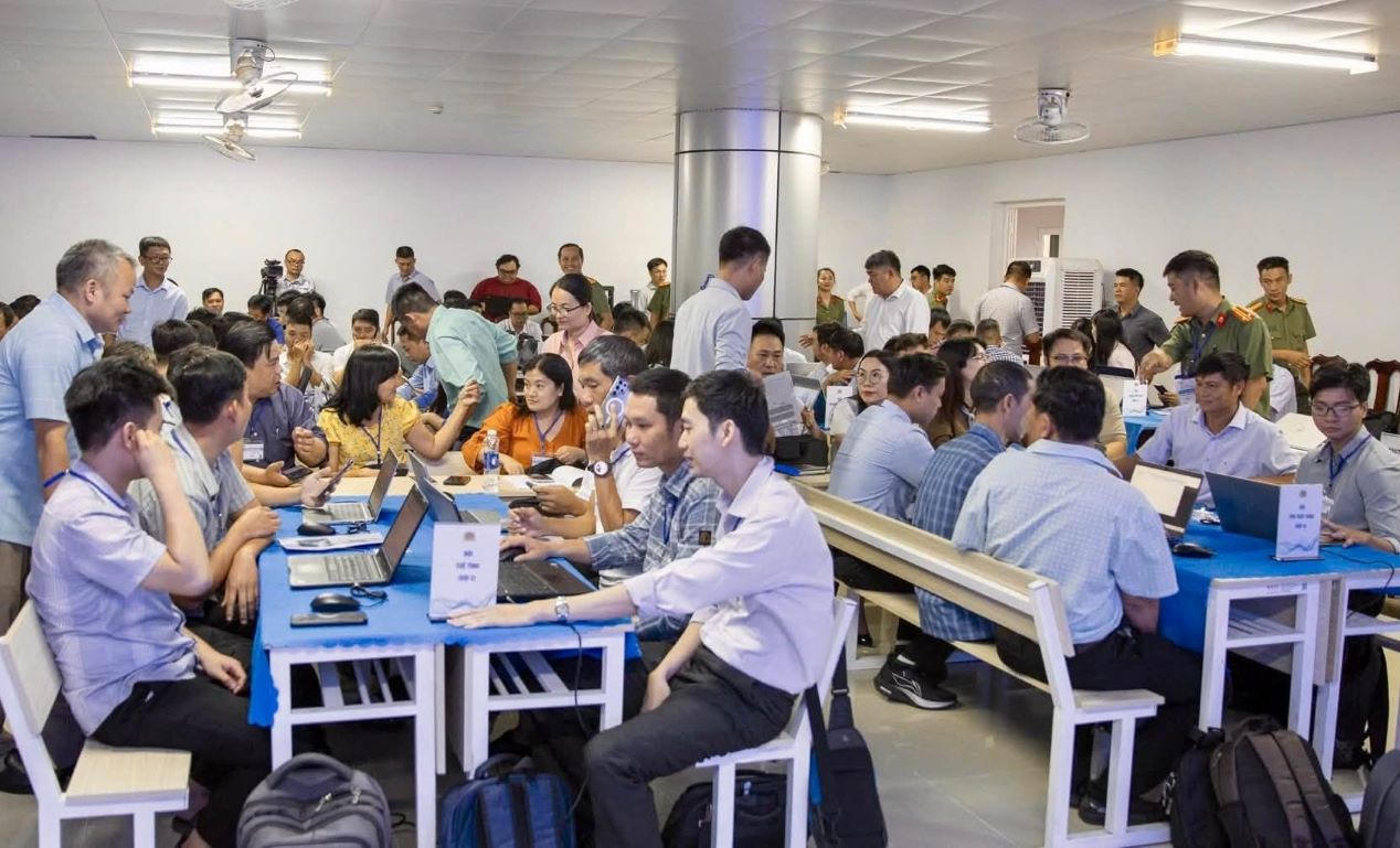 Hoạt động diễn tập được thực hiện trên thao trường mạng giả lập. Ảnh: Công an tỉnh Đắk Lắk