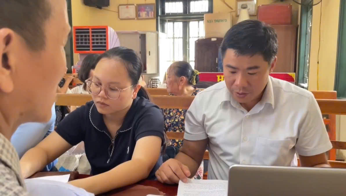 Hưng Yên: Về tận thôn "gỡ" thủ tục hành chính cho dân