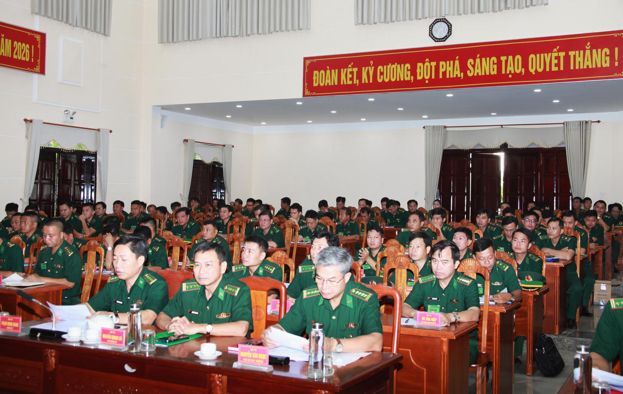 Đại biểu tham dự Hội nghị tập huấn Điều lệnh, xây dựng chính quy (Ảnh: T.N).