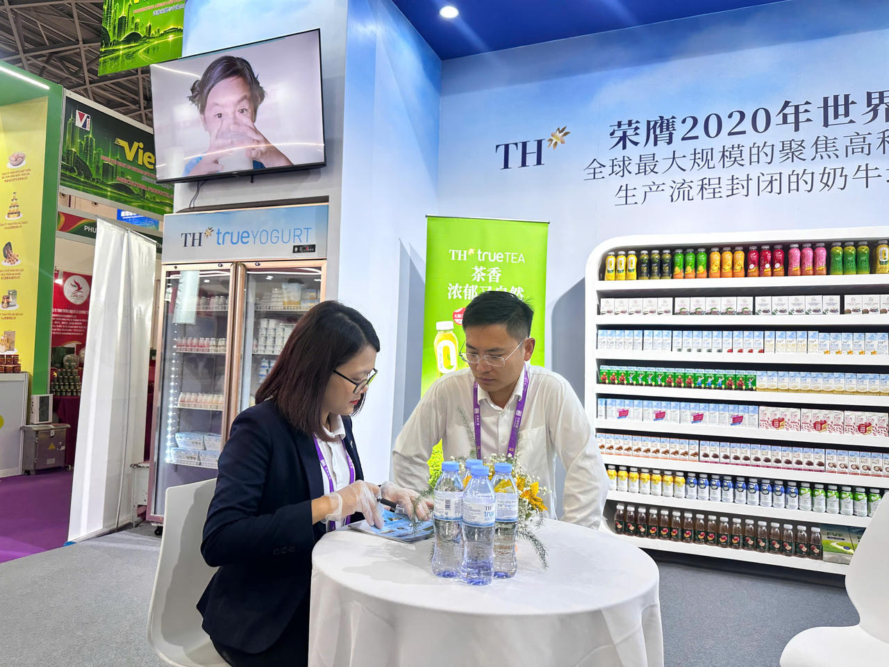 Thông qua CAEXPO, TH kỳ vọng tiếp tục mở rộng quan hệ với các nhà phân phối, đối tác thương mại và hệ thống bán lẻ tại Trung Quốc. Ảnh: Tập đoàn TH