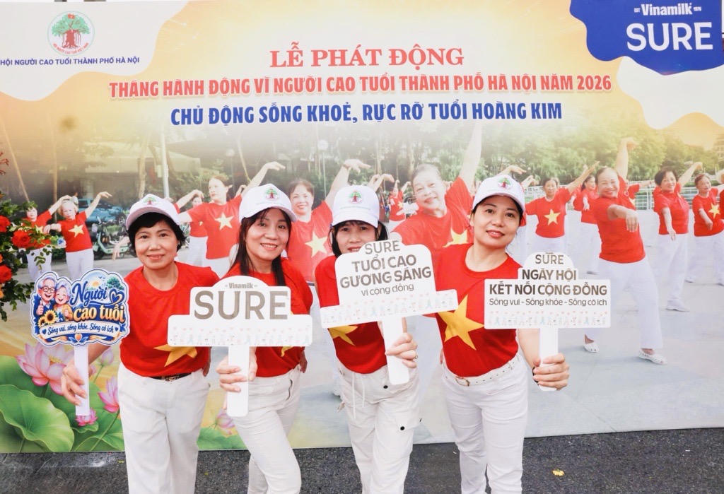 Người cao tuổi cùng Vinamilk Sure lan tỏa tinh thần chủ động sống khỏe, sống vui và tích cực. (Ảnh: Vi Nam)