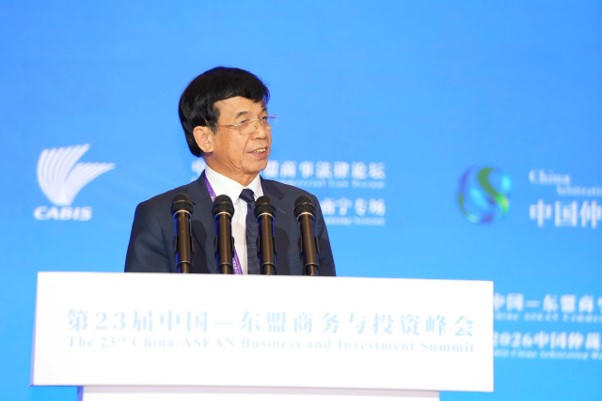 GS.TS. Lê Hồng Hạnh – Chủ tịch Trung tâm Trọng tài Quốc tế Việt Nam (VIAC) chia sẻ tại sự kiện