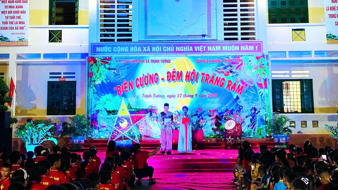 Chương trình diễn ra trong không khí vui tươi, phấn khởi với nhiều hoạt động ý nghĩa  (Ảnh: Biên phòng Trịnh Tường)