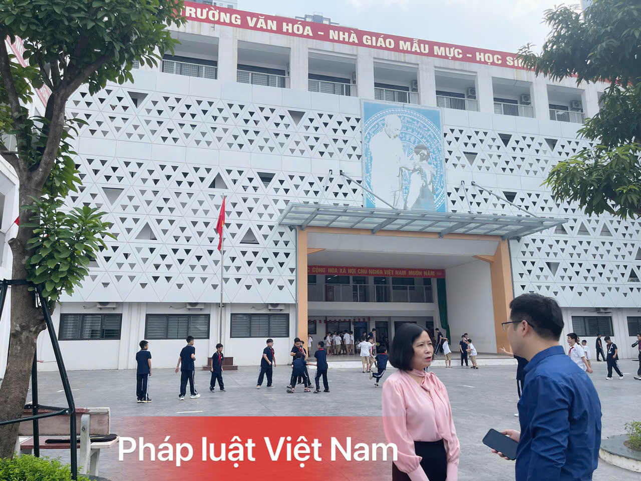 Cô giáo Nguyễn Thị Thúy - Trường Tiểu học và THCS Hà Đông, nhấn mạnh vai trò của người thầy trong việc tạo hứng thú và khơi dậy tính tự giác trong học tập, rèn luyện của học sinh.