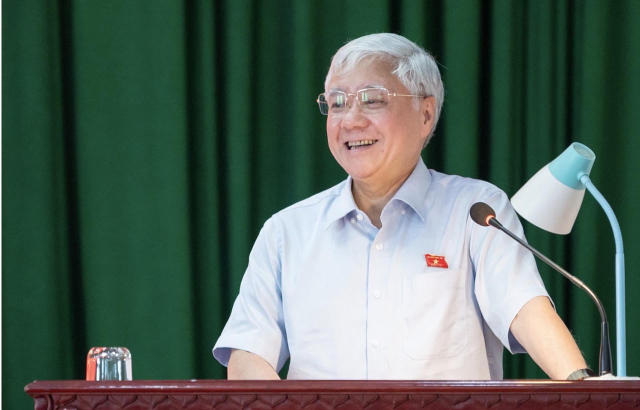 Phó Chủ tịch Thường trực Quốc hội Đỗ Văn Chiến phát biểu tại cuộc tiếp xúc (Ảnh: Đông Bắc)