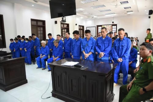 Các bị cáo tại toà. Ảnh: MT