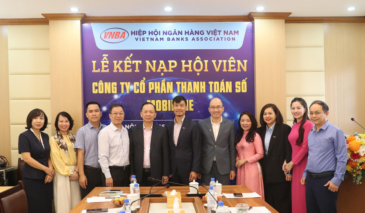 Đại diện VNBA và MDP chụp ảnh lưu niệm
