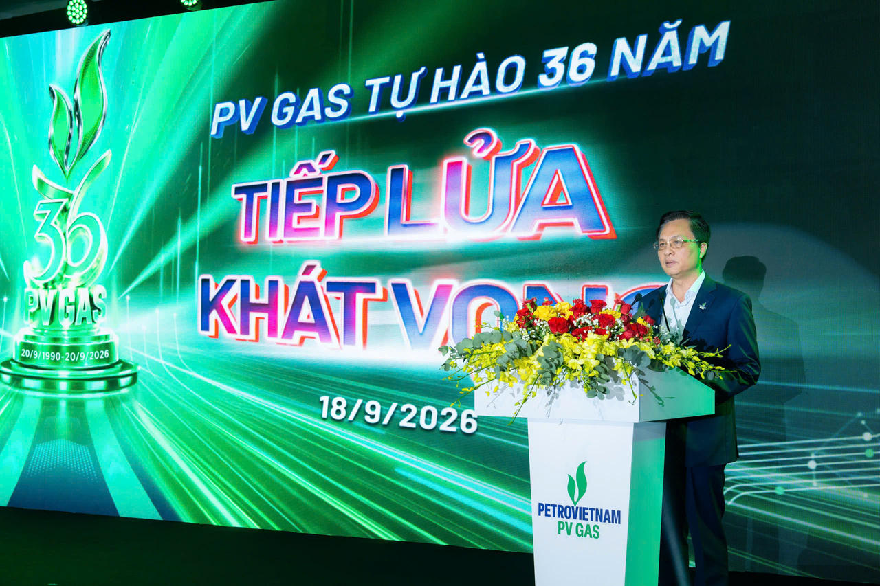 Bí thư Đảng ủy, Chủ tịch HĐQT PV GAS Bùi Minh Tiến phát biểu khai mạc tại buổi lễ.