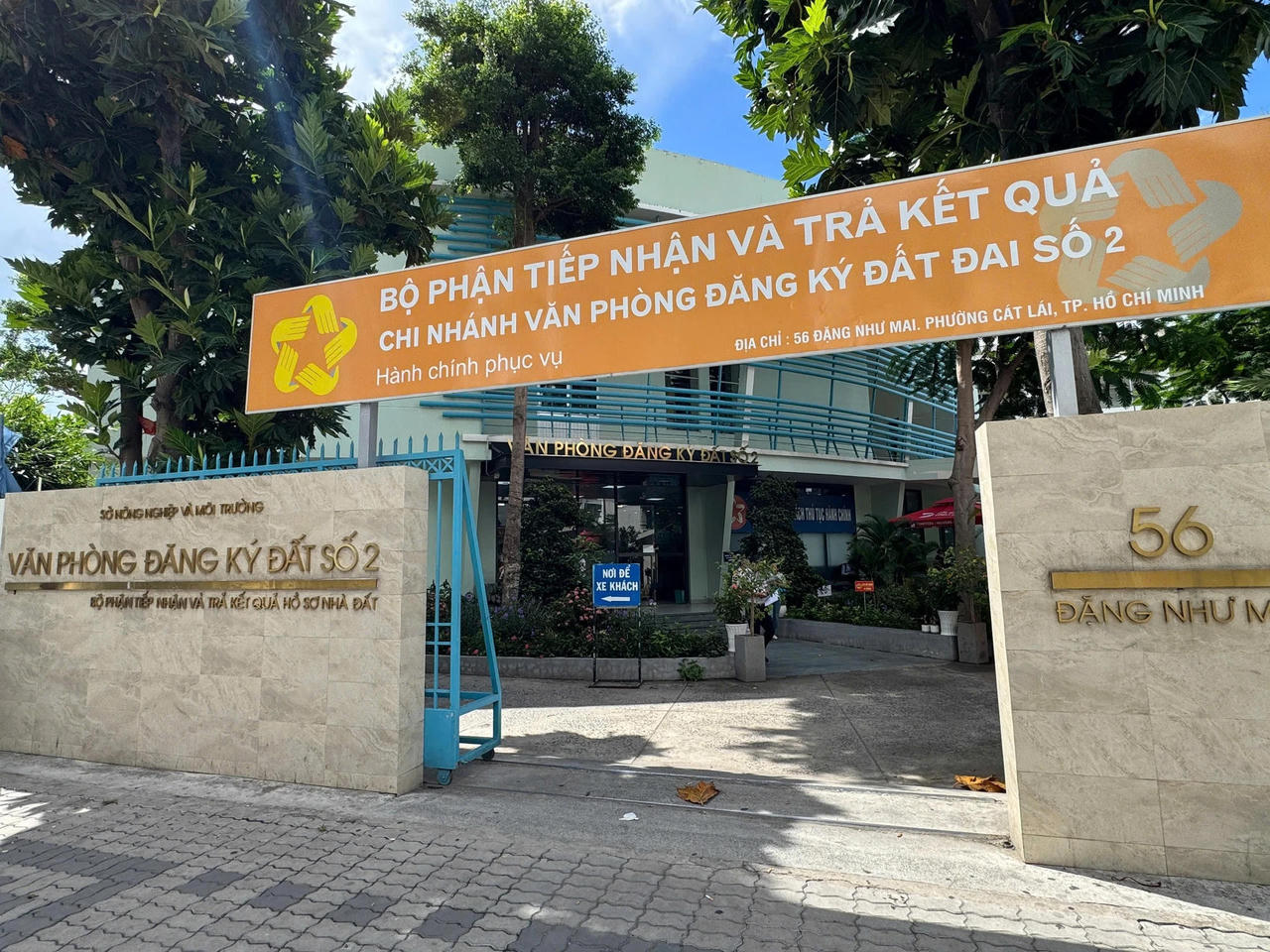 Chi nhánh VPĐKĐĐ số 2 – TP HCM tăng cường hỗ trợ người dân nộp hồ sơ đất đai trực tuyến