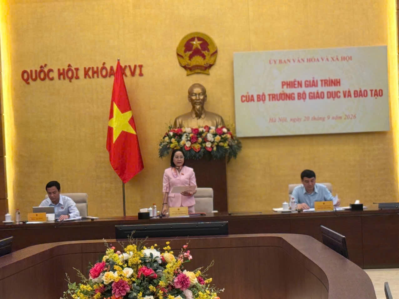 Nhiều vấn đề trọng tâm tại phiên giải trình của Bộ trưởng Bộ Giáo dục và Đào tạo