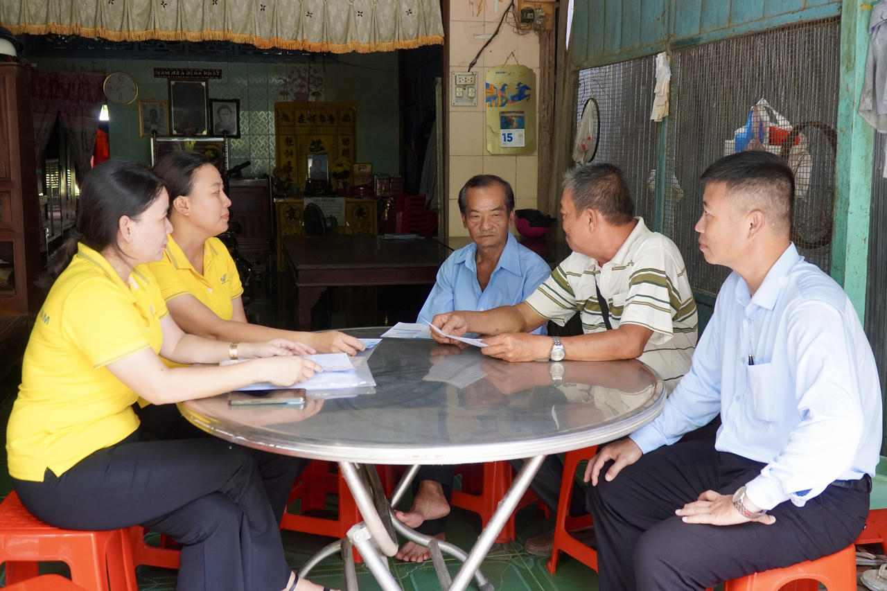 Ông Tâm từng thuyết phục vợ chồng ông Hồ Văn Tao tham gia BHXH tự nguyện. Ảnh: Kim Ngân