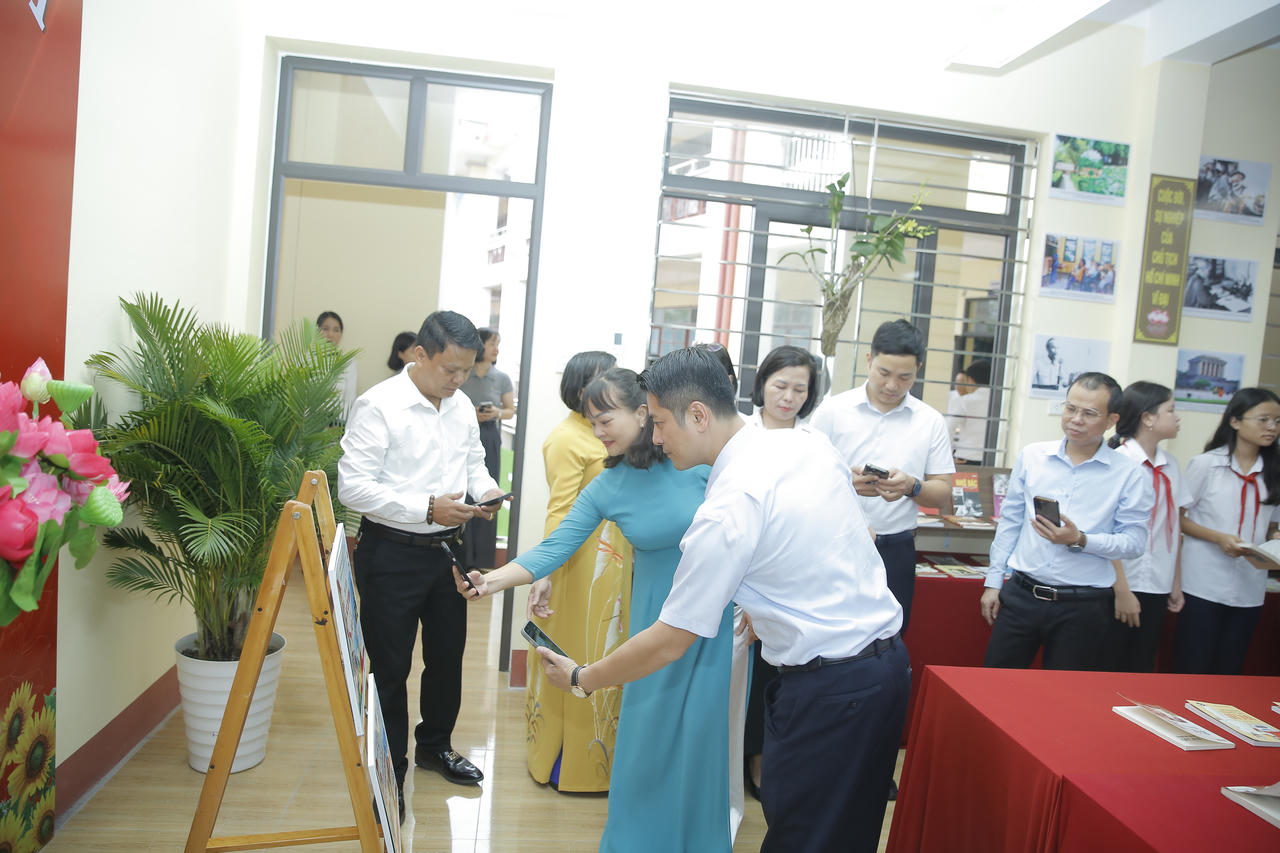Lào Cai ra mắt Không gian văn hóa Hồ Chí Minh trong trường học