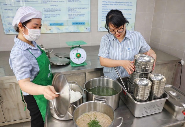 Hà Nội rà soát phương án bữa ăn bán trú tại từng trường học