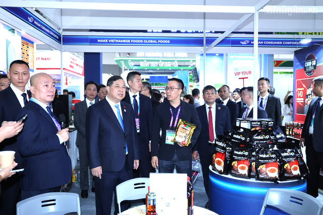 Phó Thủ Tướng Phạm Gia Túc thăm gian hàng của Masan Consumer tại CAEXPO 2026.