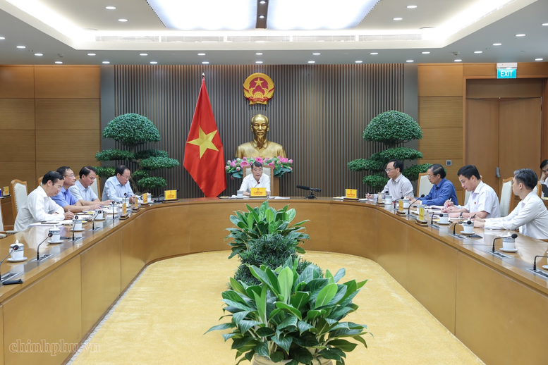 Thủ tướng: Làm rõ trách nhiệm, xử lý nghiêm và không để tái diễn việc thiếu sách giáo khoa- Ảnh 1.