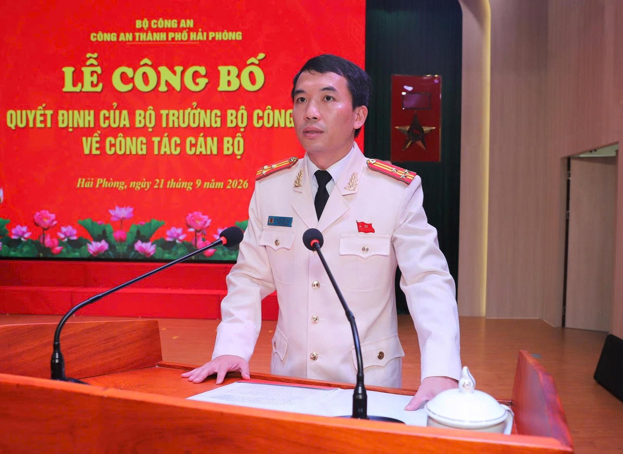 Thượng tá Nguyễn Văn Đức, Phó Giám đốc CATP phát biểu tại buổi lễ (Ảnh Thùy Linh)