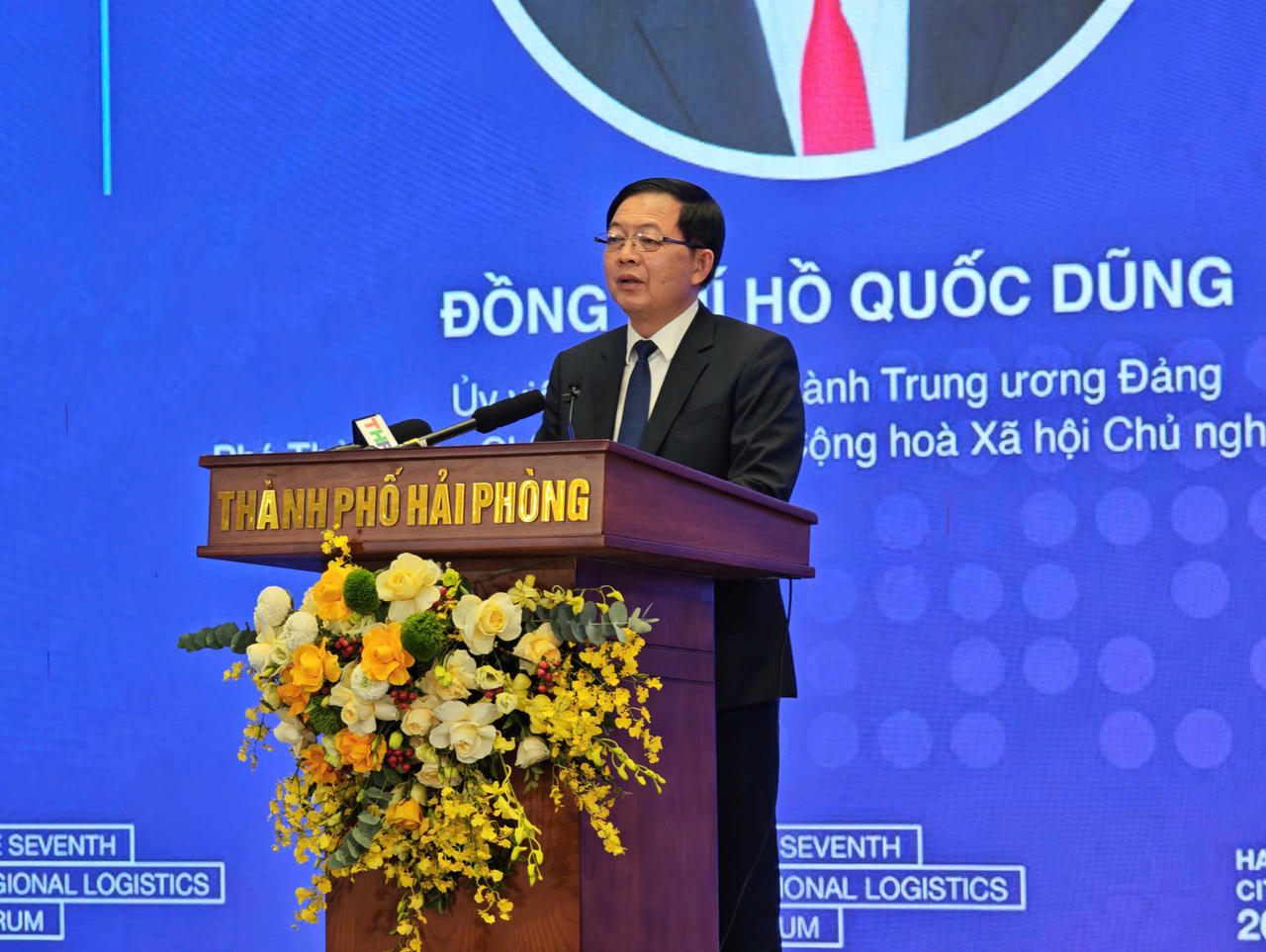 Ông Hồ Quốc Dũng, Ủy viên Trung ương Đảng, Phó Thủ tướng Chính phủ phát biểu chỉ đạo tại diễn đàn. (ảnh Thuỳ Linh)