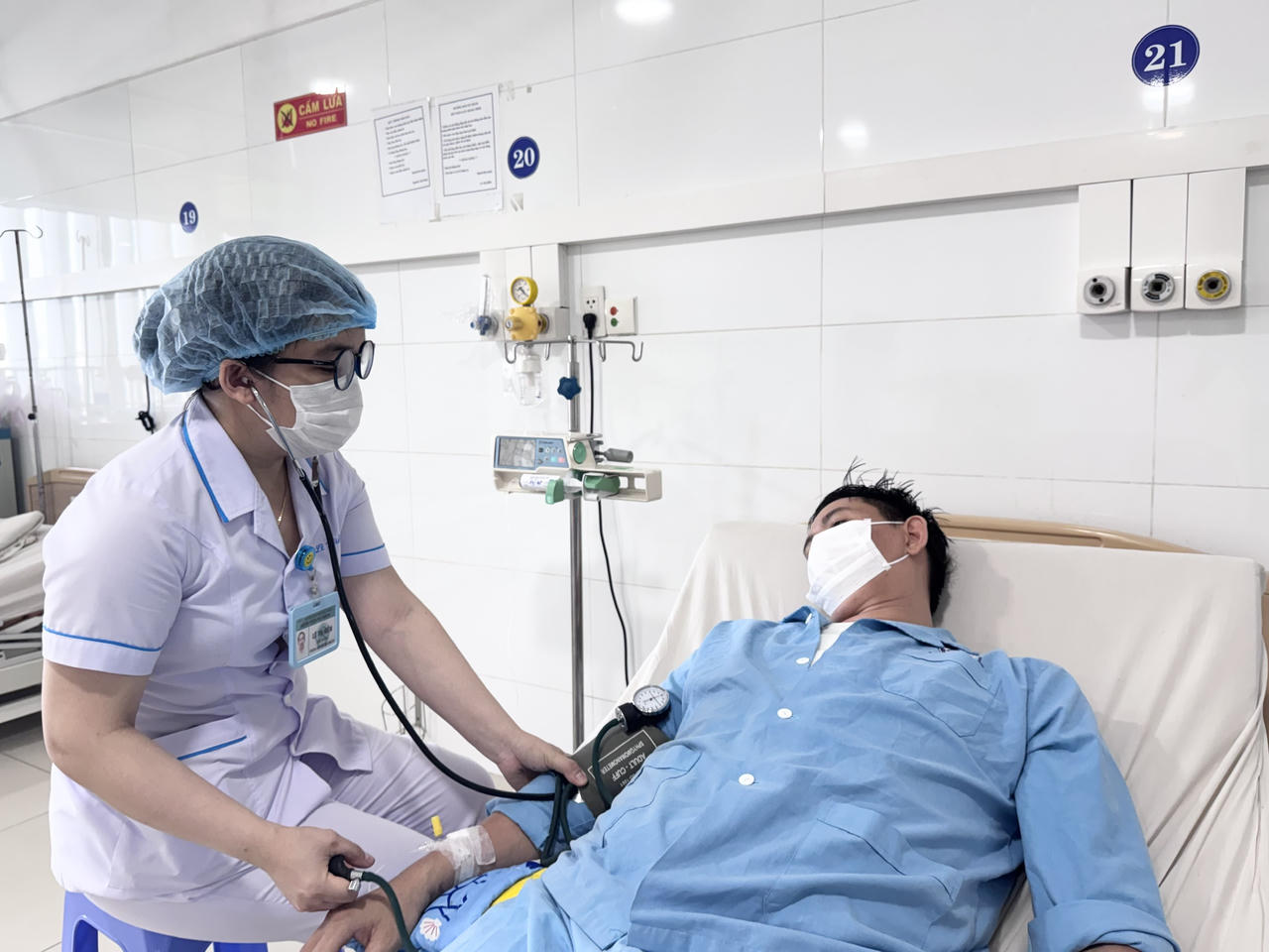 Bác sĩ khuyến cáo, việc phát hiện và điều trị kịp thời hội chứng Marfan và tăng huyết áp sẽ giúp tránh được biến chứng lóc tách động mạch chủ nặng nề, giảm thiểu nguy cơ tử vong cho người bệnh (ảnh Vân Anh)