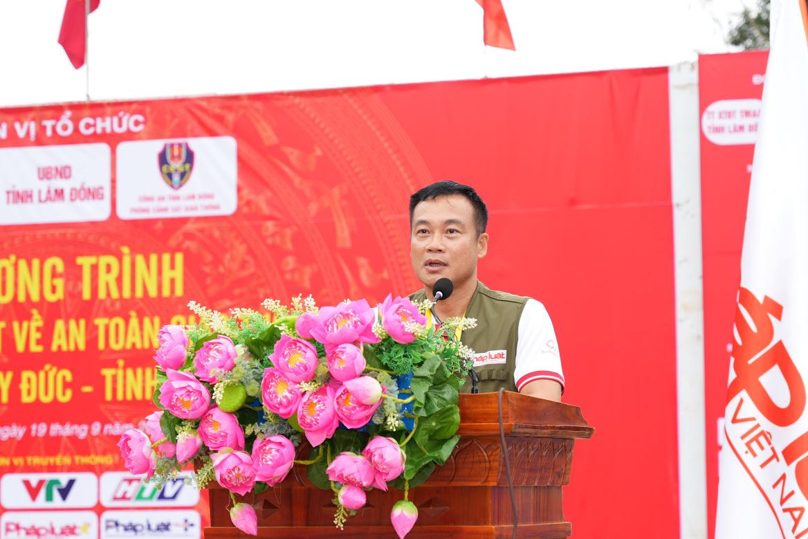Nhà báo Trần Ngọc Hà – Phó Tổng Biên tập Báo Pháp luật Việt Nam phát biểu tại Chương trình.