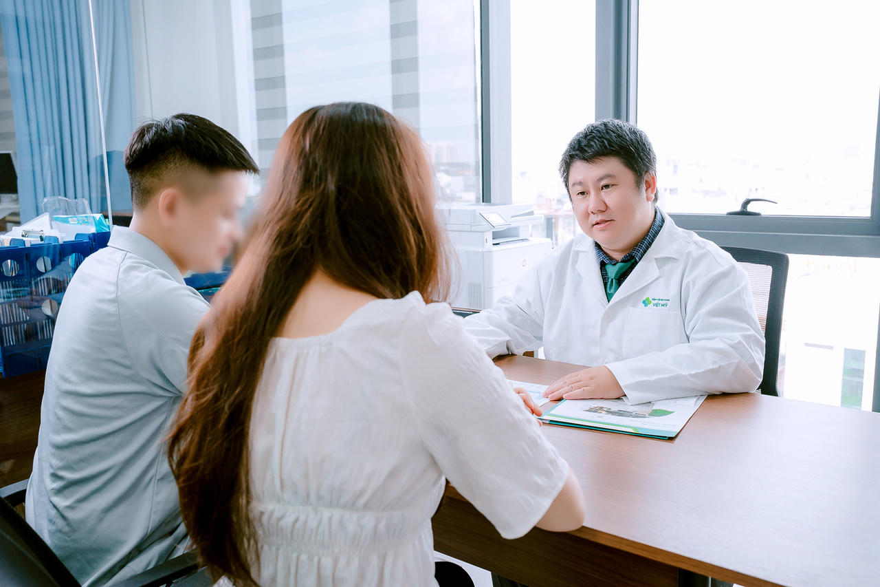 Các cặp đôi nên chủ động thăm khám tiền hôn nhân để chuẩn bị kế hoạch làm cha mẹ trong tương lai.