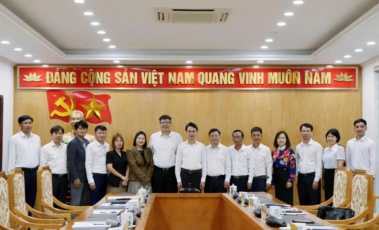Đoàn công tác VKBIA và đại diện UBND tỉnh Lai Châu