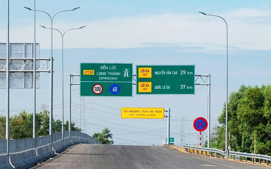 Rà soát khoảng cách an toàn trên cao tốc, bổ sung biển báo và đào tạo lái xe